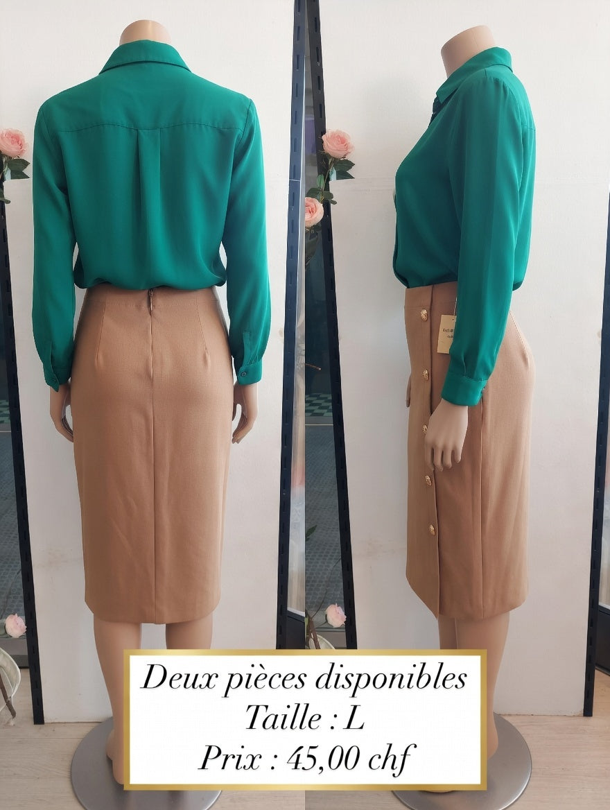 45,00 chf - Taille L - Jupe Chic en Tricot Beige avec Boutons Dorés, 2 pièces disponibles !