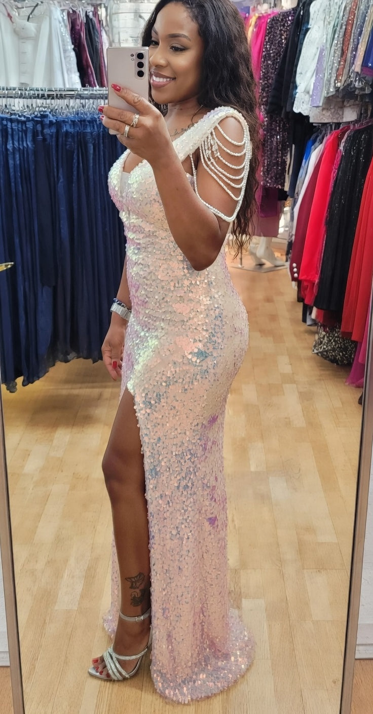 130,00 chf - Taille 38-40 - IZZY, Tentation Parisienne – La robe sirène qui embrasse la nuit✨