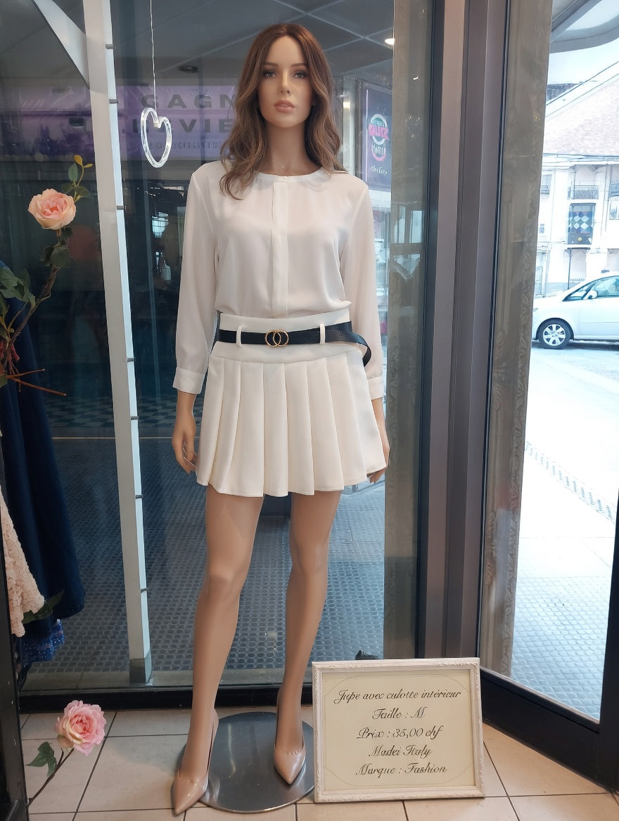 35,00 chf - Taille M - Jupe plissée Fashion + culotte intégrée – Élégance italienne !