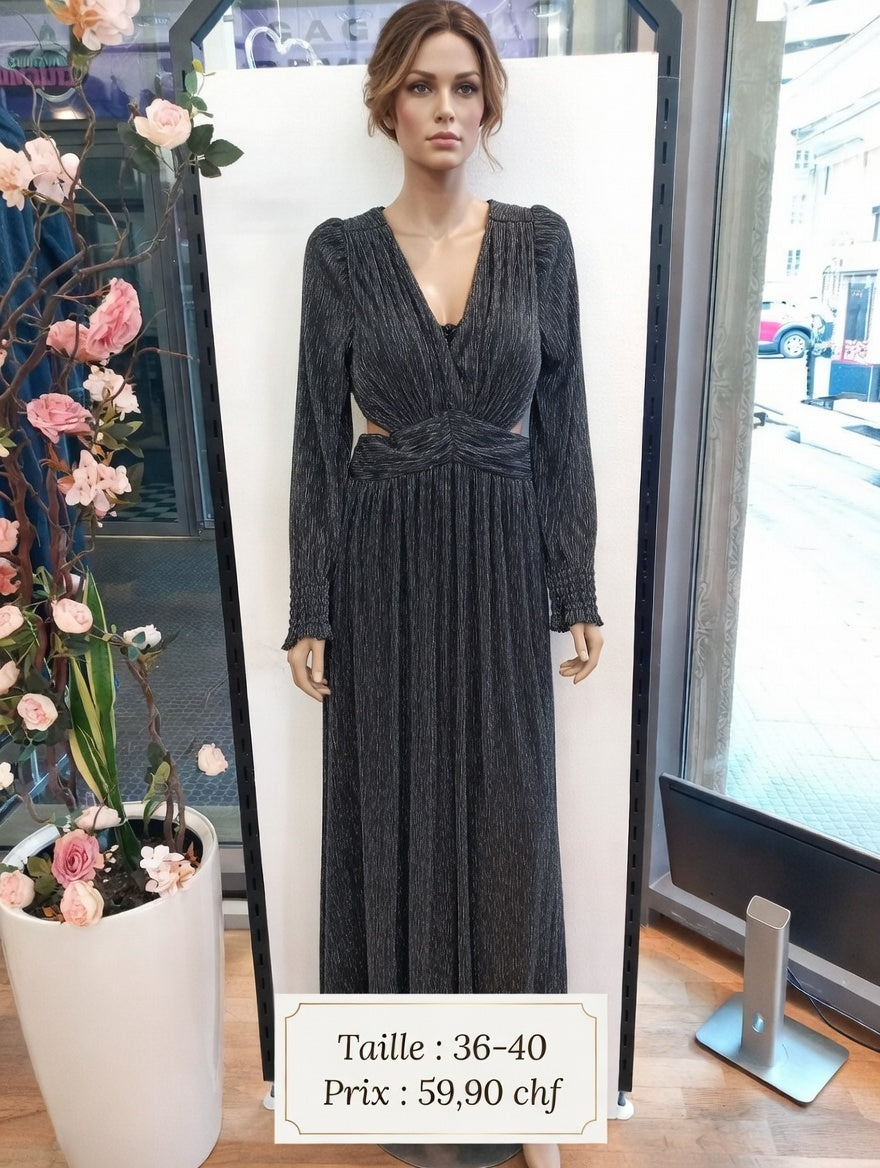 59,90 chf - Taille 36-40 - Robe longue plissée métallisée noire – Cut-out sexy & fluide !