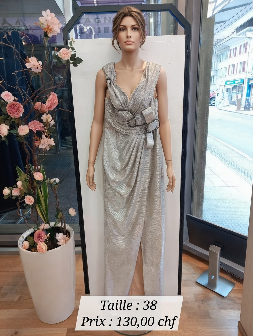 130,00 chf - Taille 38 - Sublime robe longue métallisée champagne / argent !