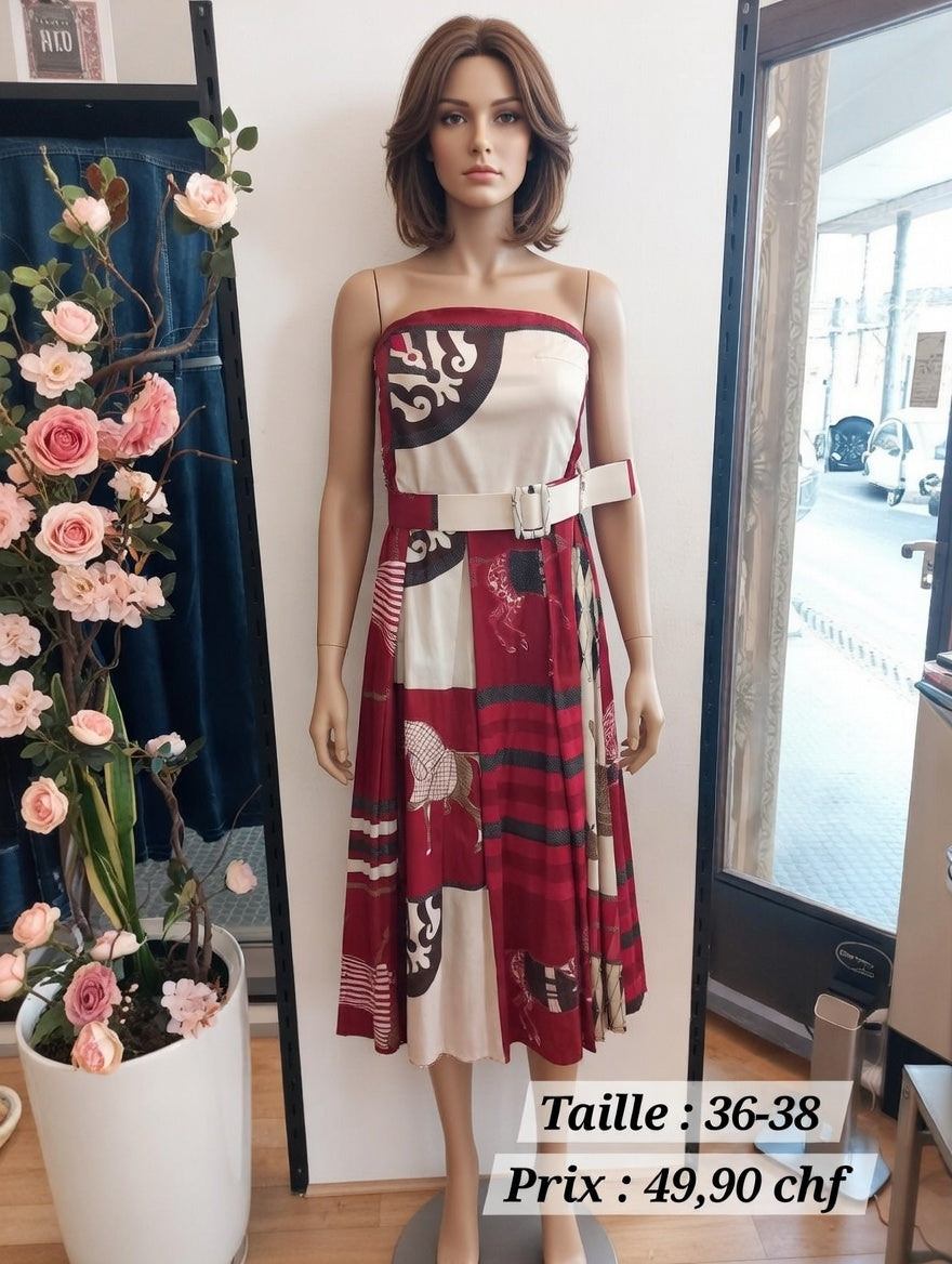 49,90 chf - Taille 36-38- Robe Strapless Patchwork Rouge Équestre – Élégance et Originalité Assurées !