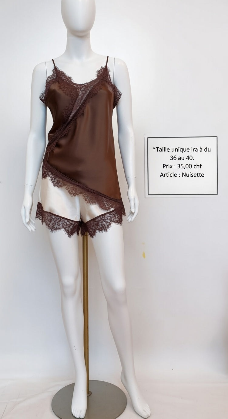 35,00 chf - Taille 36-40 - Nuisette Satin Chocolat Dentelle Bordeaux – Sensualité Italienne !