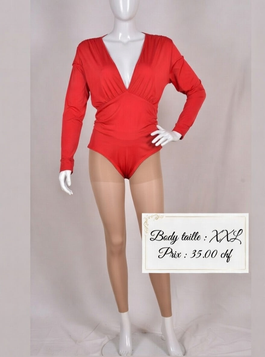 35,00 chf - Taille XXL - Body manches longues rouge plongeant !