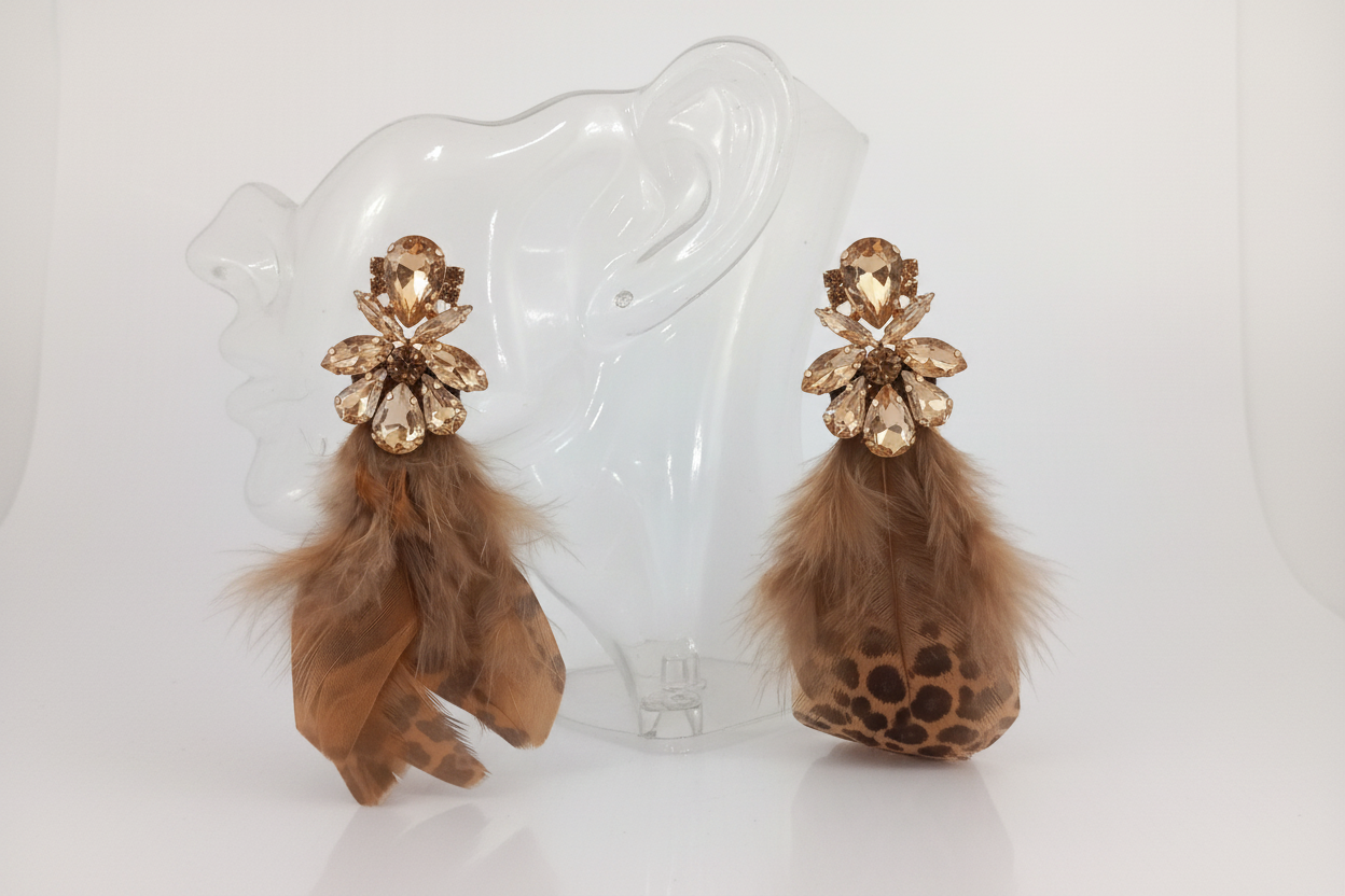 Boucles d'oreilles cristaux champagne & plumes caramel léopard
