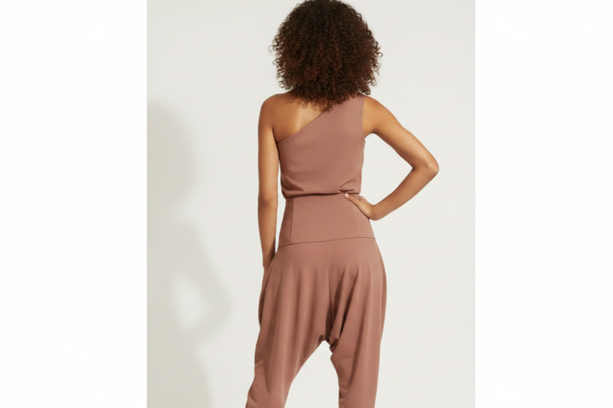 Ensemble LUXX one-shoulder mauve rosé vue dos mannequin fond blanc taille 36/38