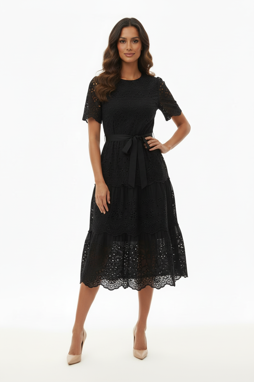 Robe Noire Broderie Anglaise Manches Courtes - Taille 50/52 - Made in Italy - Pièce unique