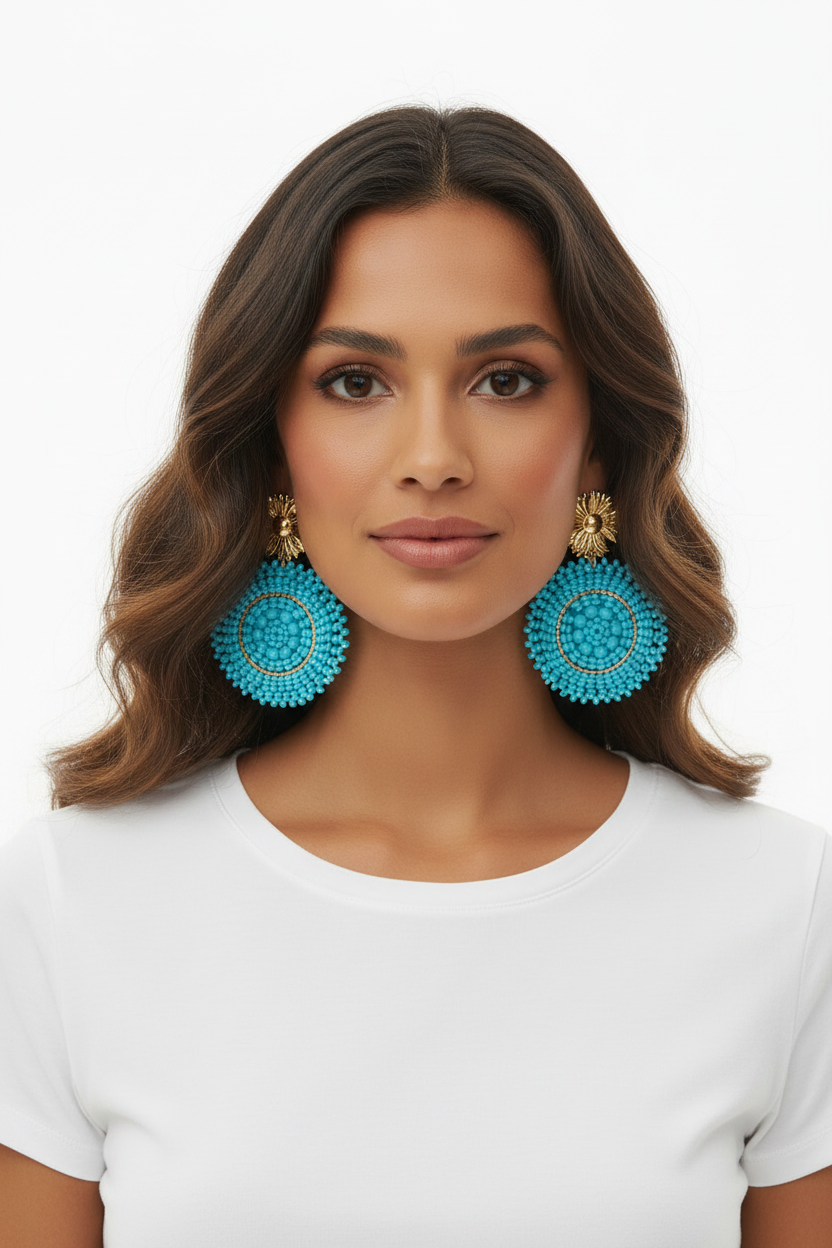 Boucles d'oreilles perles turquoise — Cercle fleuri doré