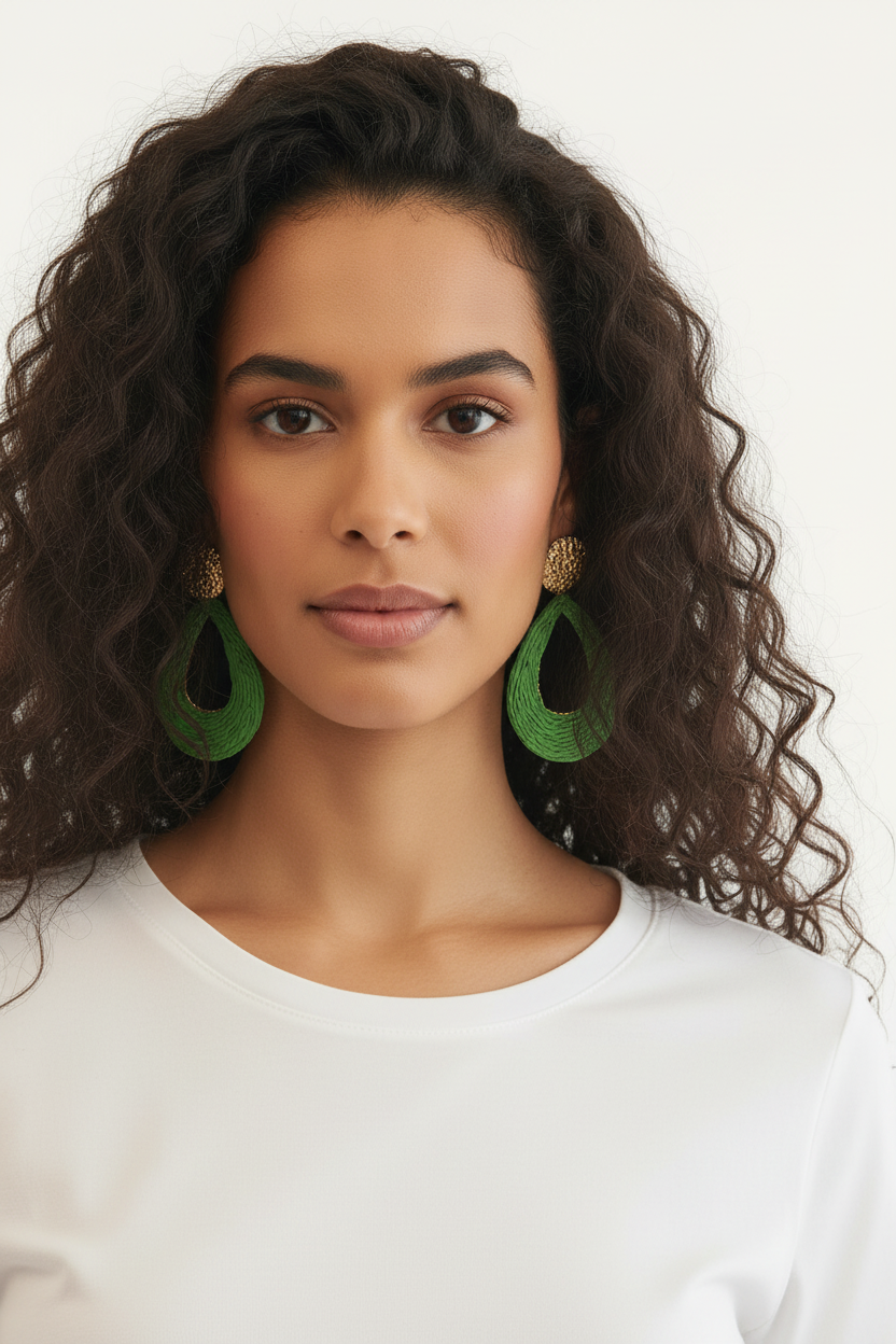 Boucles d'oreilles Vert & Dorées – Goutte Raffia