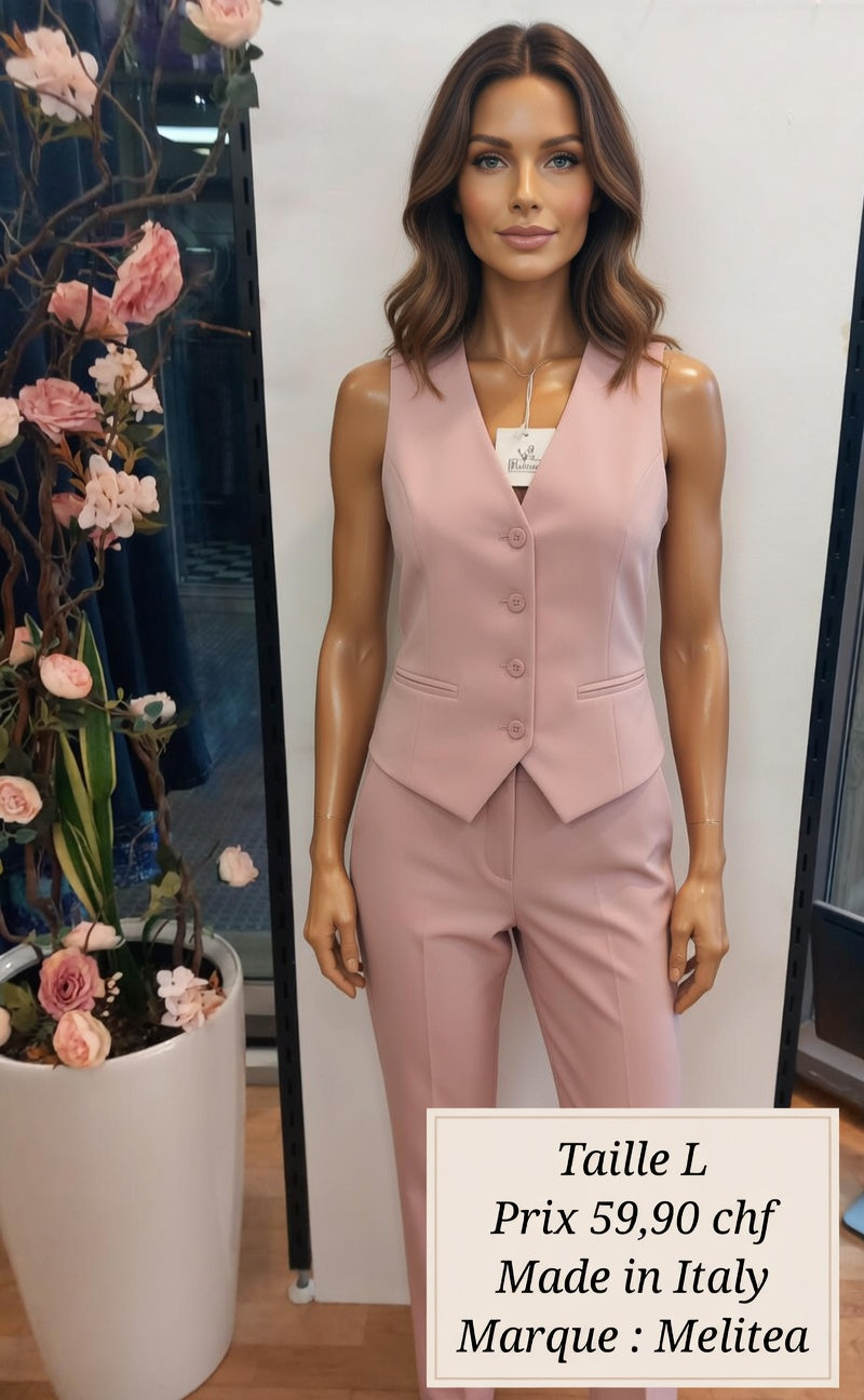 59 90 chf - Taille L - Ensemble élégance italienne en rose poudré ! Ensemble gilet + pantalon Melitea !