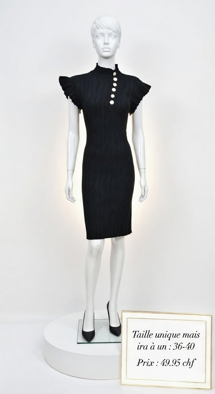 49,95 chf - Taille 36-40 - Petite robe noire sexy – Maille Texturée & Épaules Frangées !