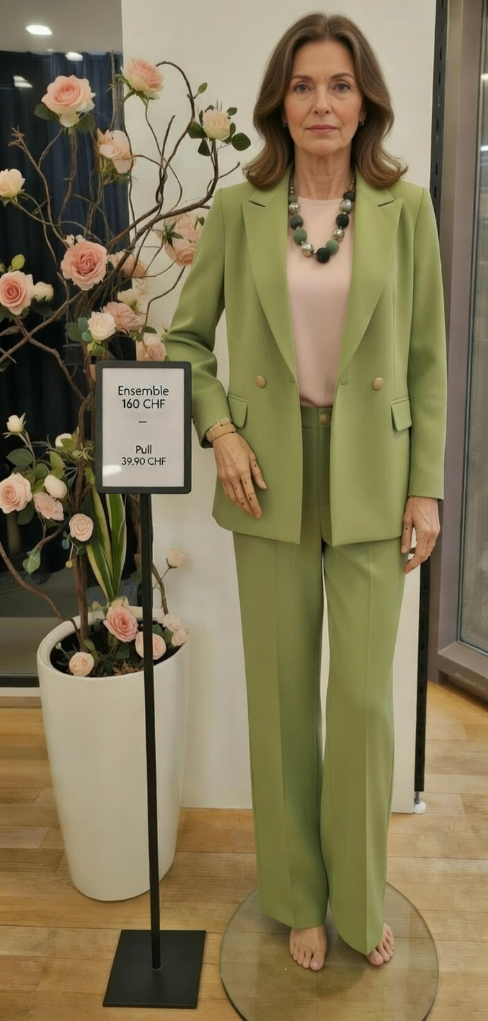 199,90 chf - Prix de l'ensemble mais chaque pièce peut être vendu séparément - Taille 38-40 - Ensemble deux pièces hyper chic et pull assorti !