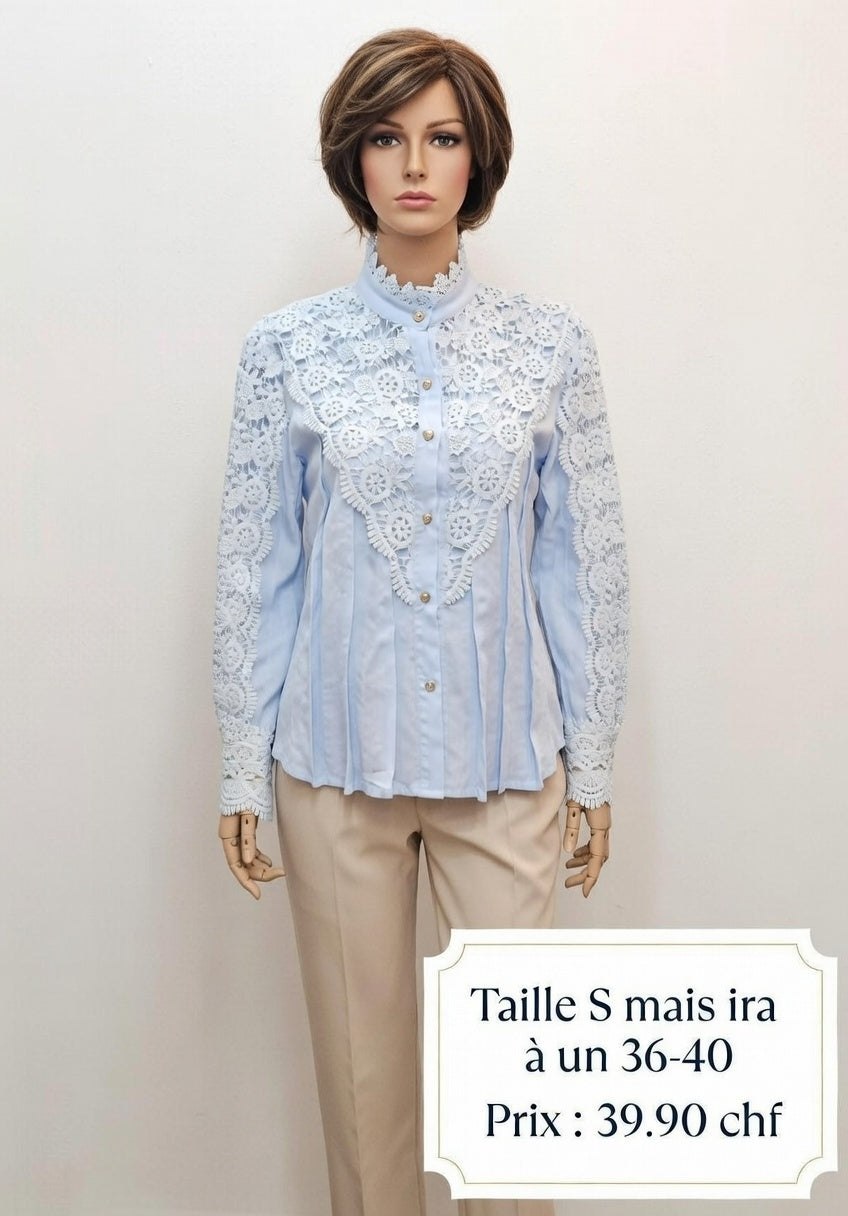 39,90 chf - Taille 36-40 - Chemisier dentelle romantique bleu ciel – Élégance raffinée