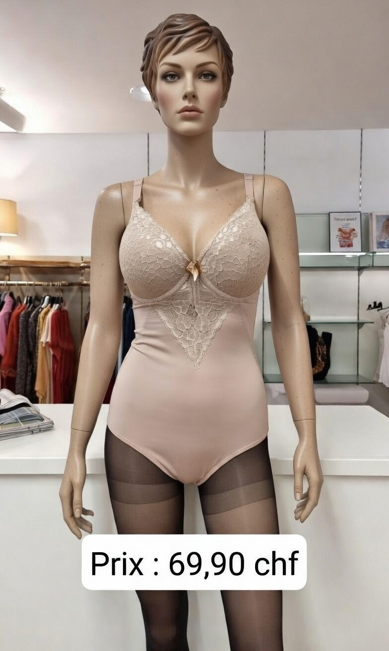 69,90 chf - Body, dispo en taille S, M, XL et XXL - Body gainant brésilien ultra-sculptant, couleur chair. Dentelle – Effet sculptant et sexy !