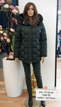 97,50 chf - Taille 38-40 - Doudoune vert foncé, idéale pour passer l'hiver au chaud !