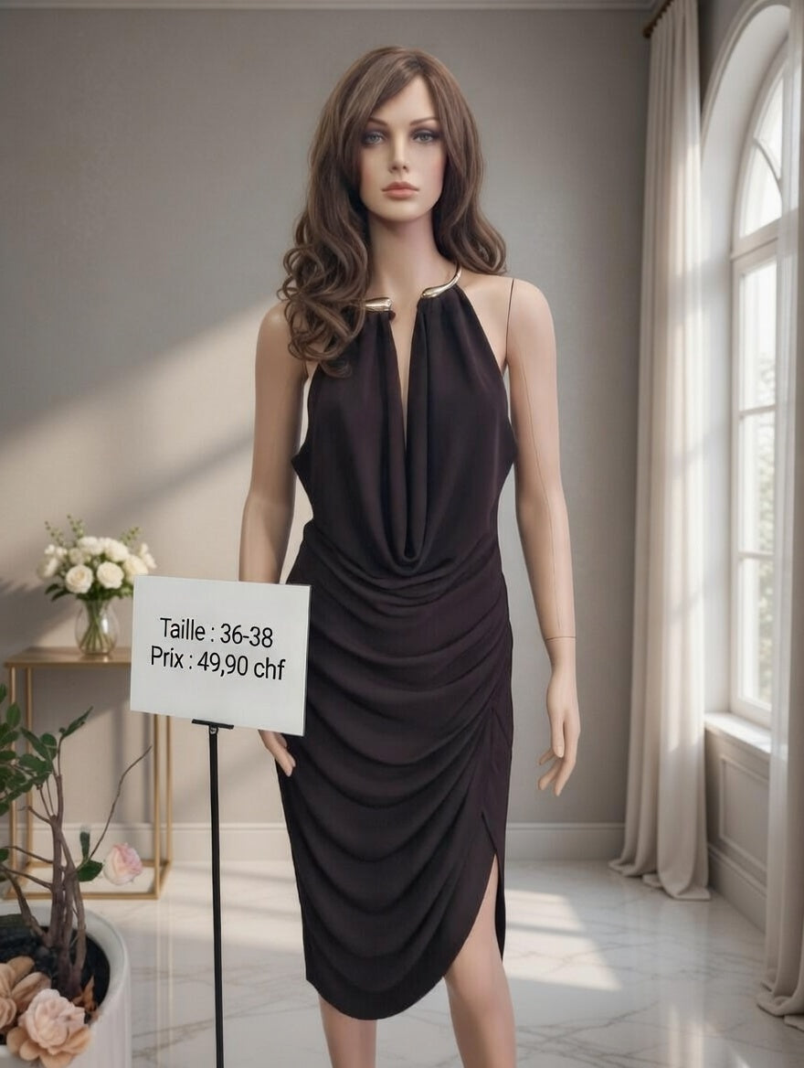 49,90 chf - Taille 36-38 - ✨ Robe drapée chocolat élégante avec décolleté profond – ✨ Idéale pour soirées chic !