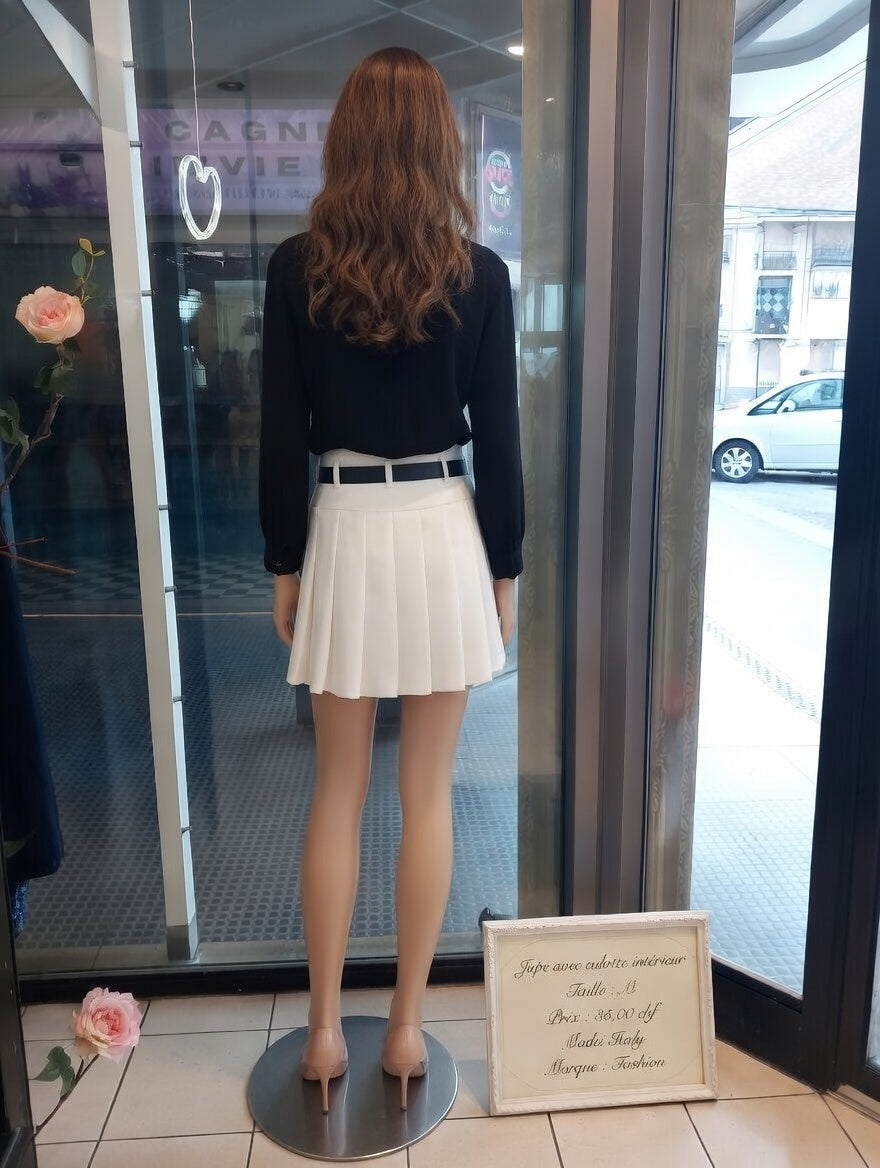 35,00 chf - Taille M - Jupe plissée Fashion + culotte intégrée – Élégance italienne !